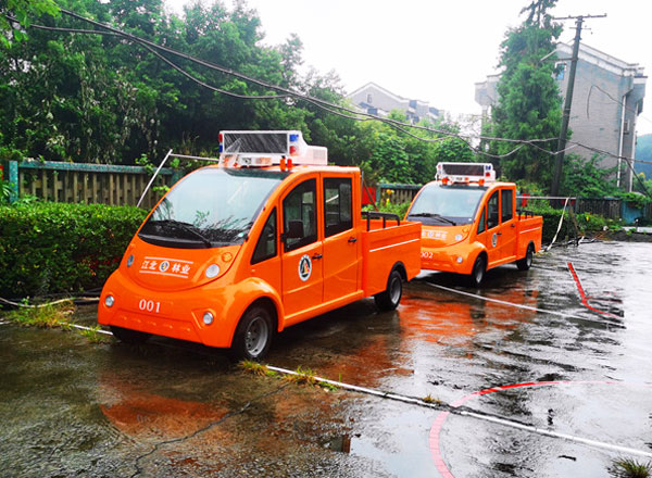 重庆森林消防巡逻车.jpg